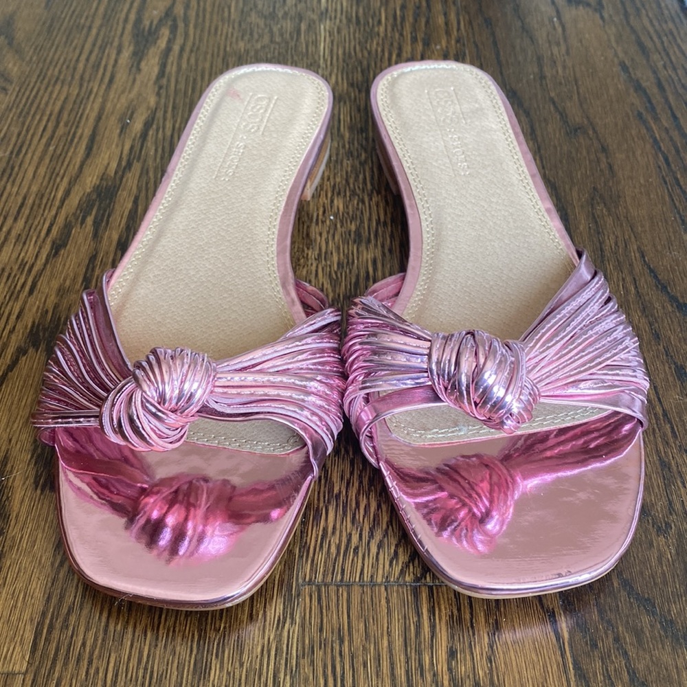 Knotted sandals
